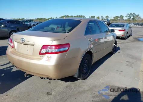 2010 Toyota Camry Le z USA, uszkodzony, nr VIN 4T1BF3EK2AU005077